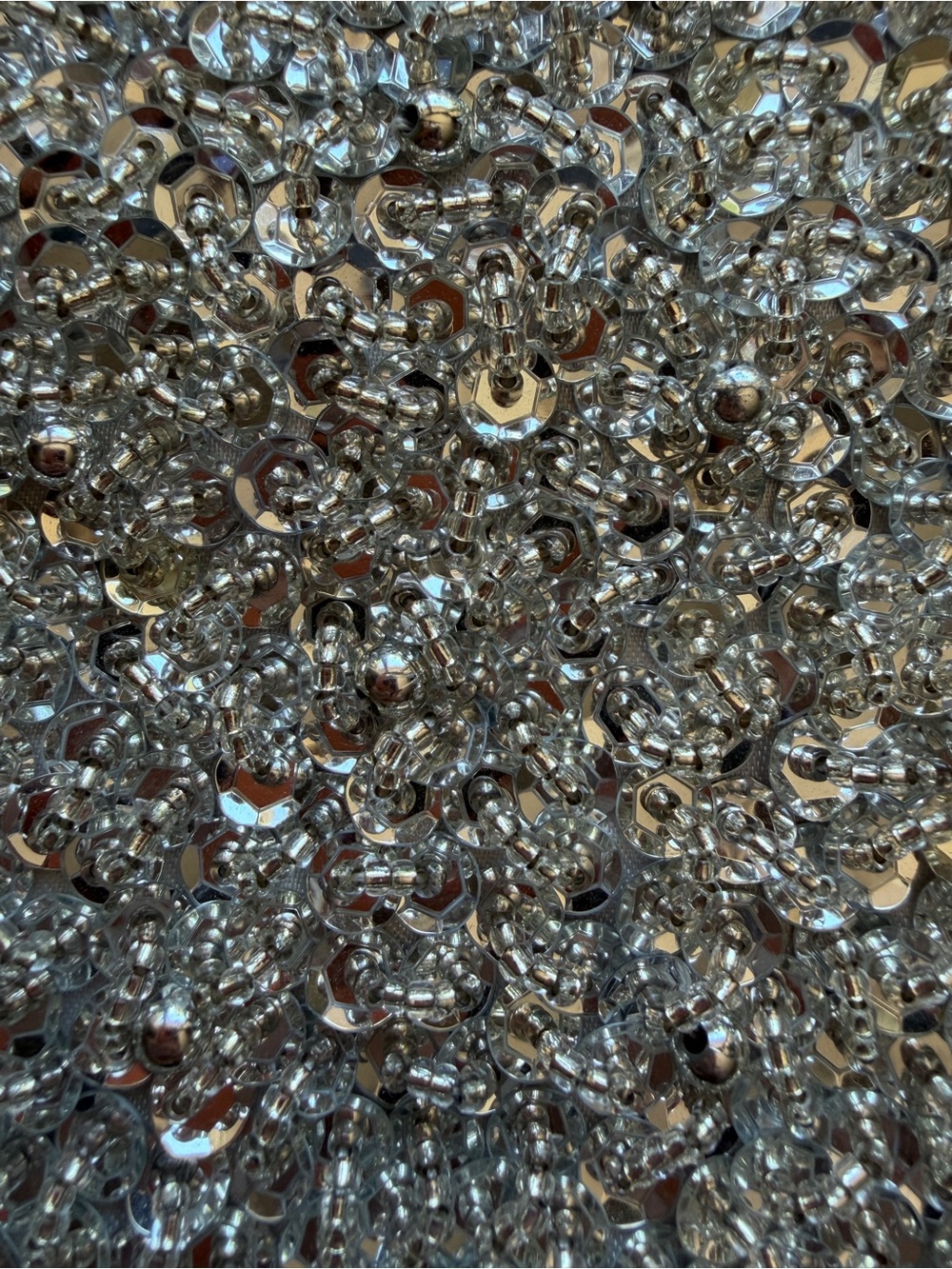 Caché Silver Beaded Sequin Evening Bag Kiss-Lock Frame Chain Strap Satin Lining - Picture 3 of 4